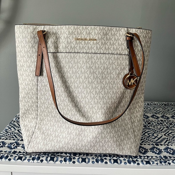 Michael Kor’s Voyager Large Logo Tote Bag - Picture 1 of 5